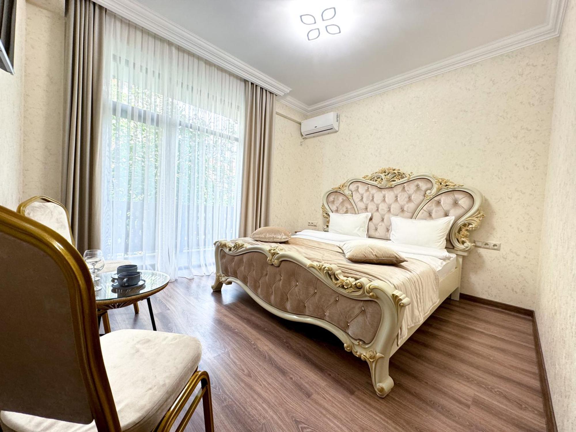 Armenia Hotel Erevan Exterior foto