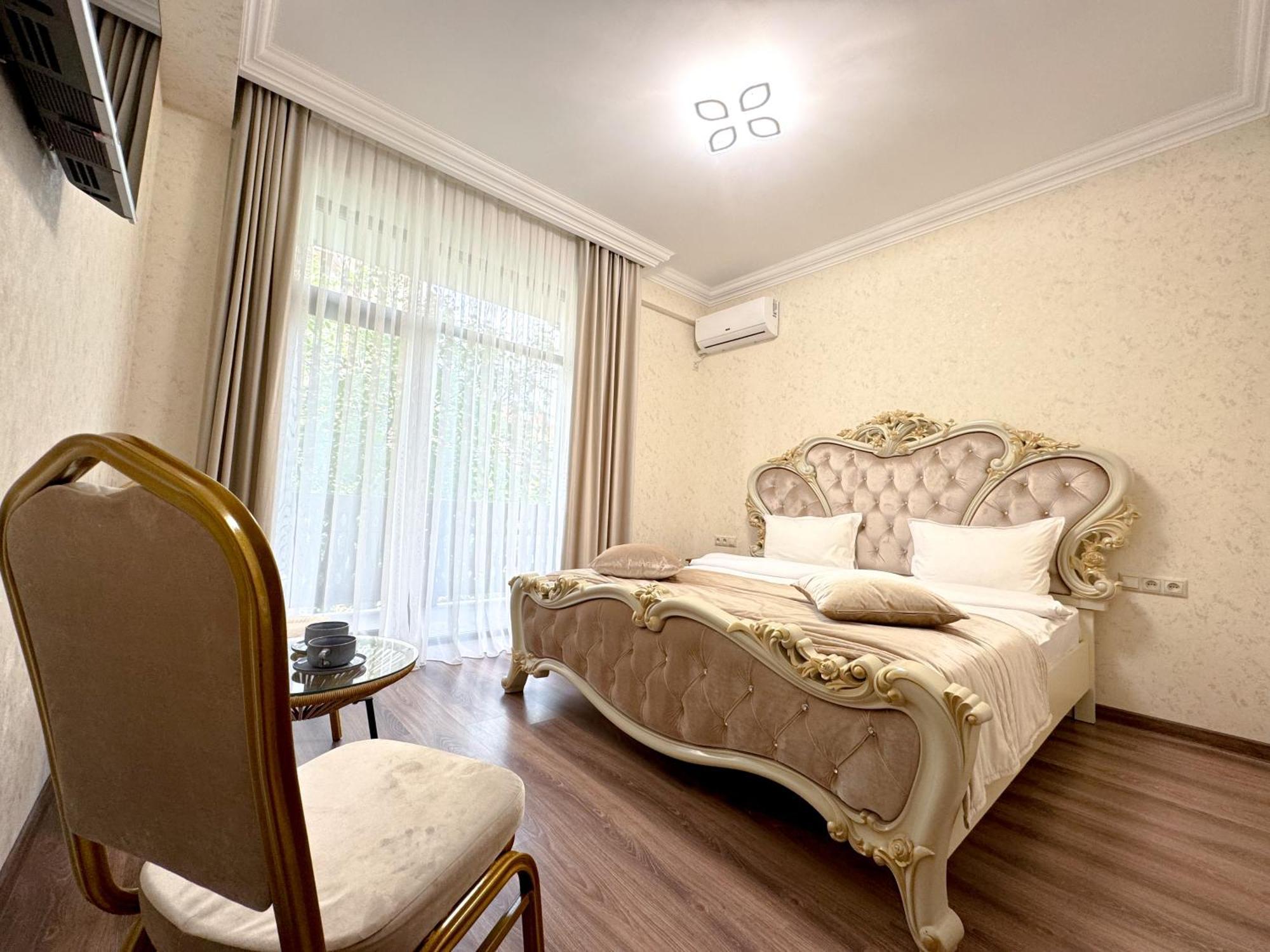 Armenia Hotel Erevan Exterior foto
